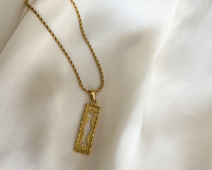 Amara Pendant Necklace